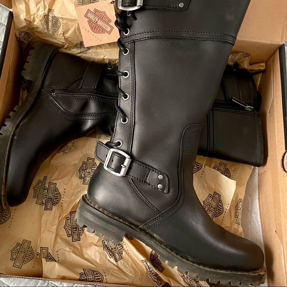 leather riding boot w/back lace. Upper leather. height 14" Shaft 12.5" Heel 1.5"